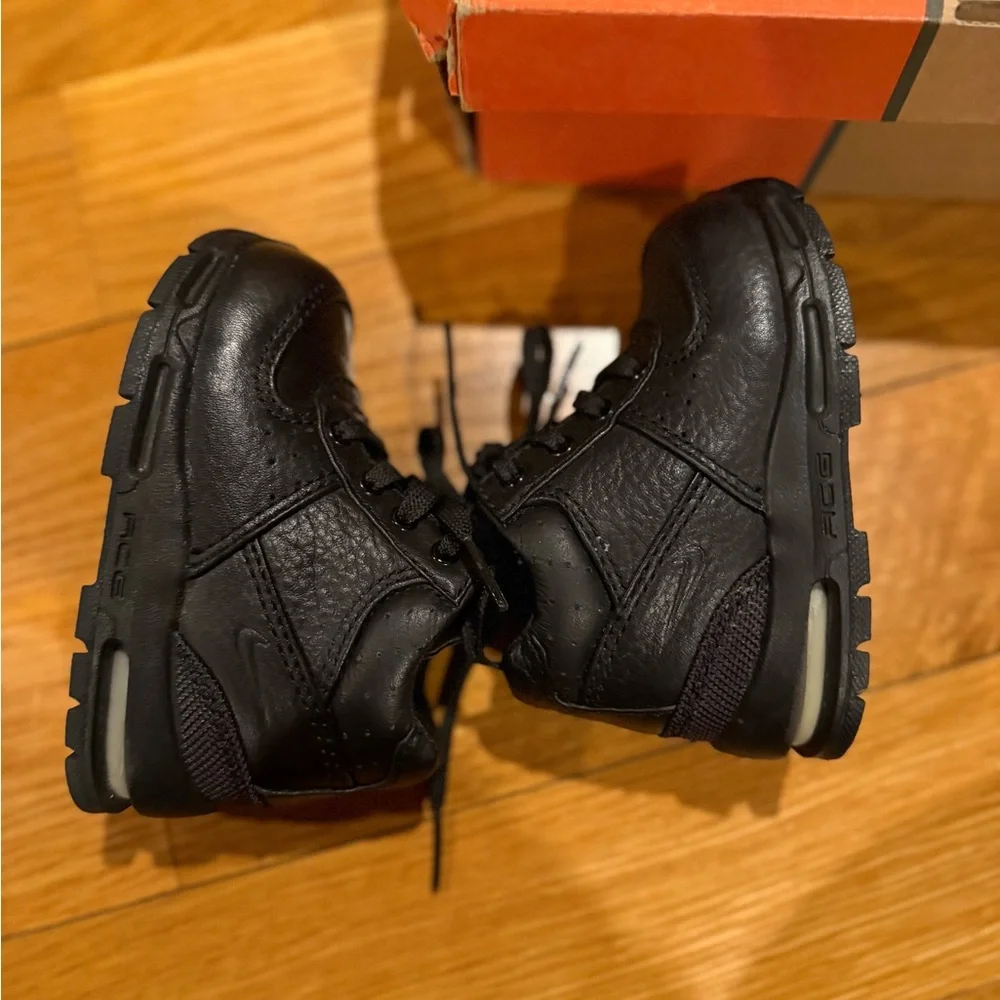 NIKE toddlers Air Max Goadome ACG boots